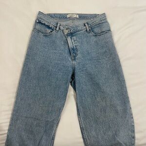 Ultra High Rise 90s Straight Jean